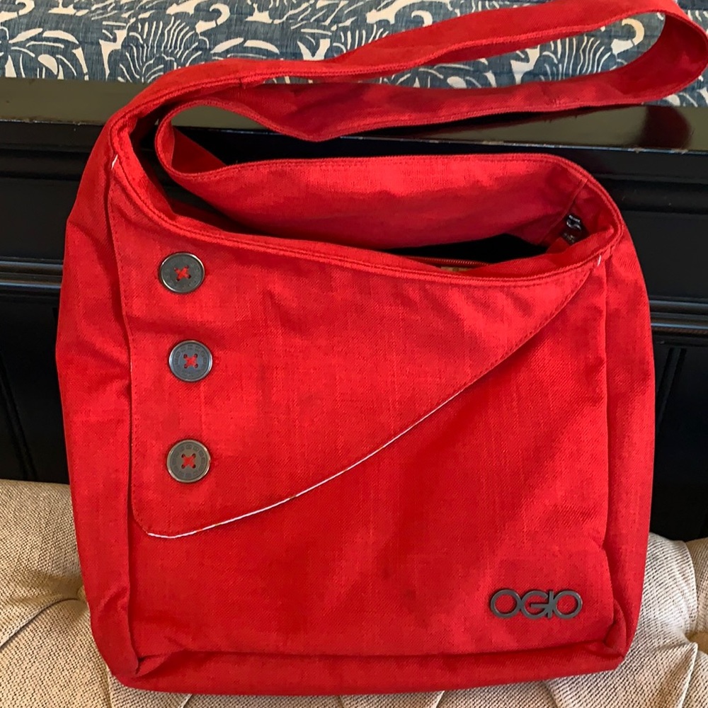 OGIO  Brooklyn tablet crossbody
